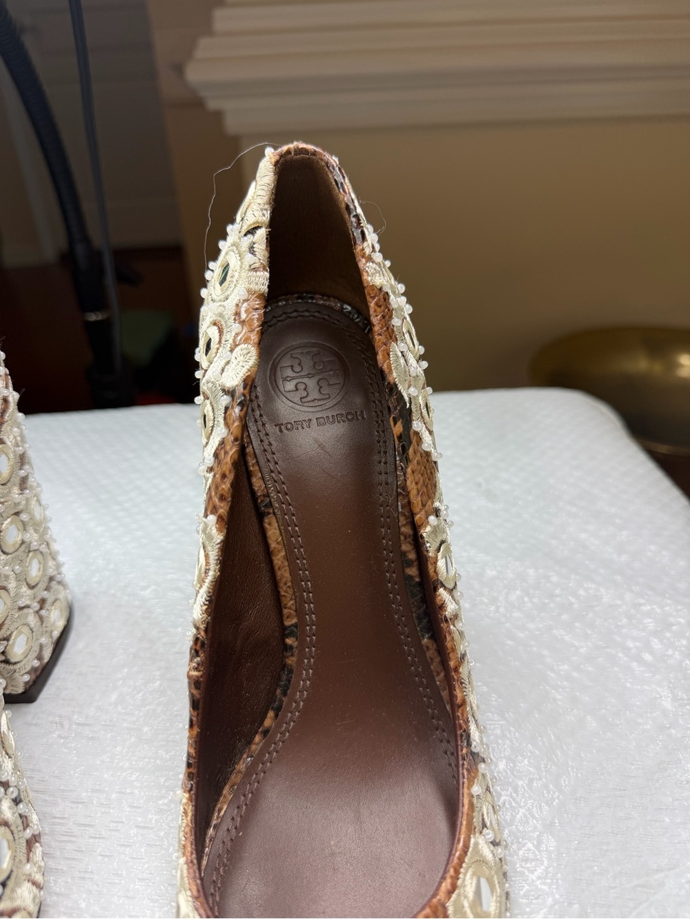 Burch
Tory Burch Francesca Roccia Python heels women's Size 8 - Picture 10 of 12